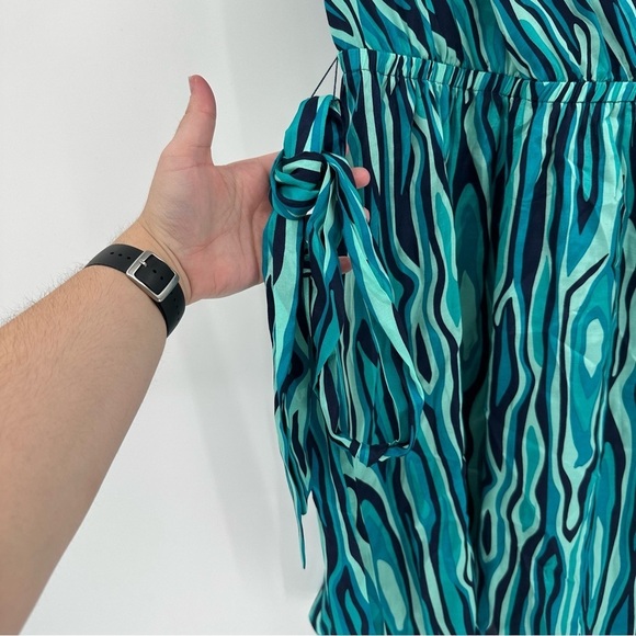 NEW Trina Turk Coastal Women's Planetary 2 Mini Dress Size Medium $328 - Picture 7 of 10